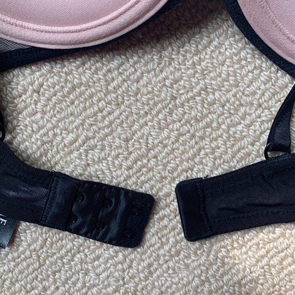 Adore Me 34C Black and Nude Pink Lace Lightly Padded Bra - Picture 2 of 3